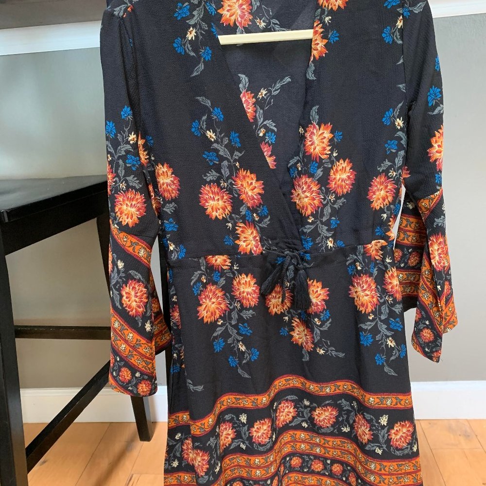 Bell Sleeved tie waist dress - Large - Never worn